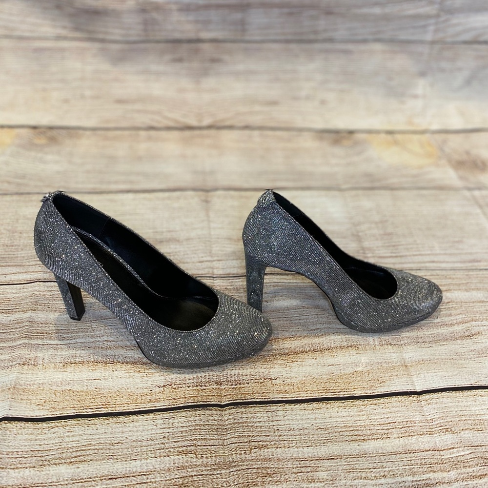 NEW!! Michael Kors glitter pump - Picture 3 of 6